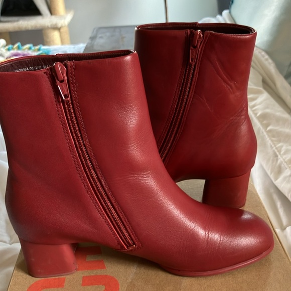 Camper Katie ultra soft boot. Wine/raspberry color, like new - Picture 6 of 9